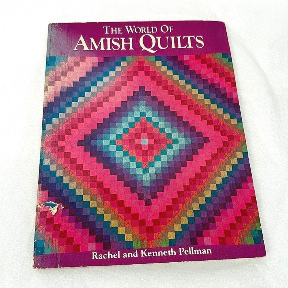 The World of Amish Quilts Rachel Pellman Good Books Folk Art Patterns 1984
